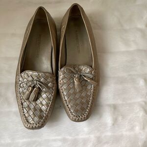Robert Zur Metallic silver woven leather flats slip on rubber soles size…